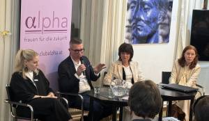 „Plötzlich ein Pflegefall – was tun?“: Podiumsdiskussion zu Orientierung und Unterstützung von Pflege und Betreuung „Plötzlich ein Pflegefall – was tun?“: Podiumsdiskussion zu Orientierung und Unterstützung von Pflege und Betreuung