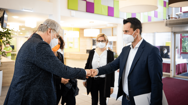 Begrüßung des Bundesminister Wolfgang Mückstein in der CS Rennweg